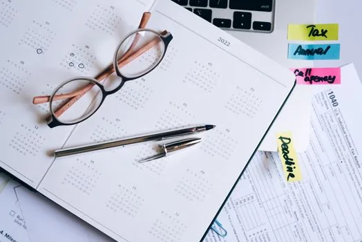 small business staff schedule calendar and calculator