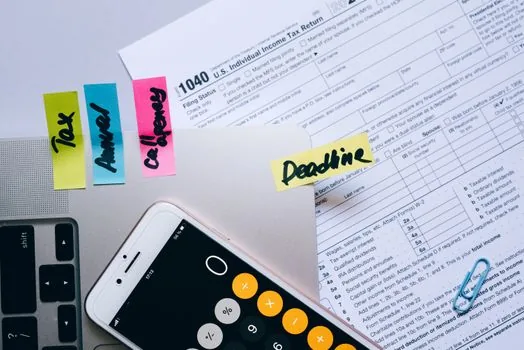 Korean freelancer choosing tax year on income certificate application screen