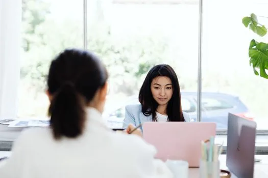 startup founder checking job description and interview questions on laptop, Korean office, realistic photo | 채용 공고와 면접 질문을 정리하는 초기기업 대표 | Photo by cottonbro studio on Pexels