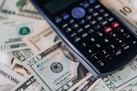 import purchase order with exchange rate clause and calculator